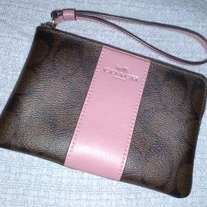 PRICE DROP 🔥 Coach Wristlet Rose Pink